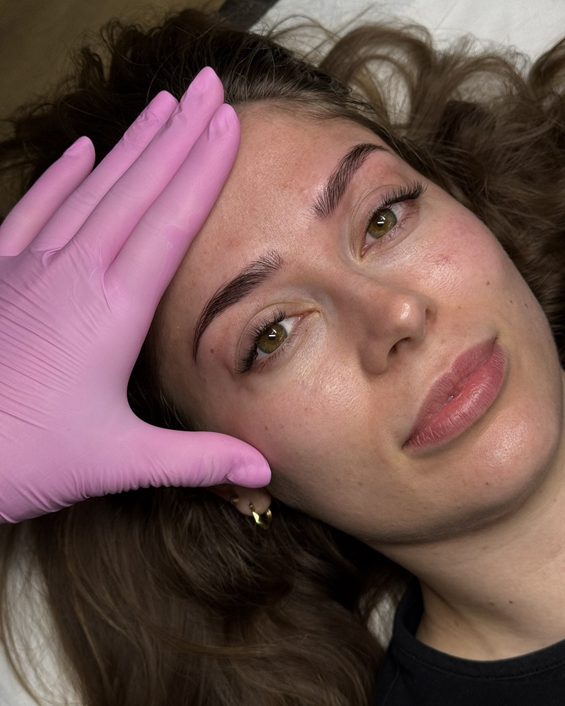 Semi-permanent brows and lips treatments in Cambridge